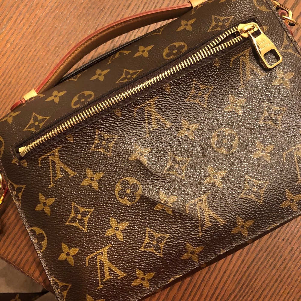 Louis Vuitton Pochette Metis